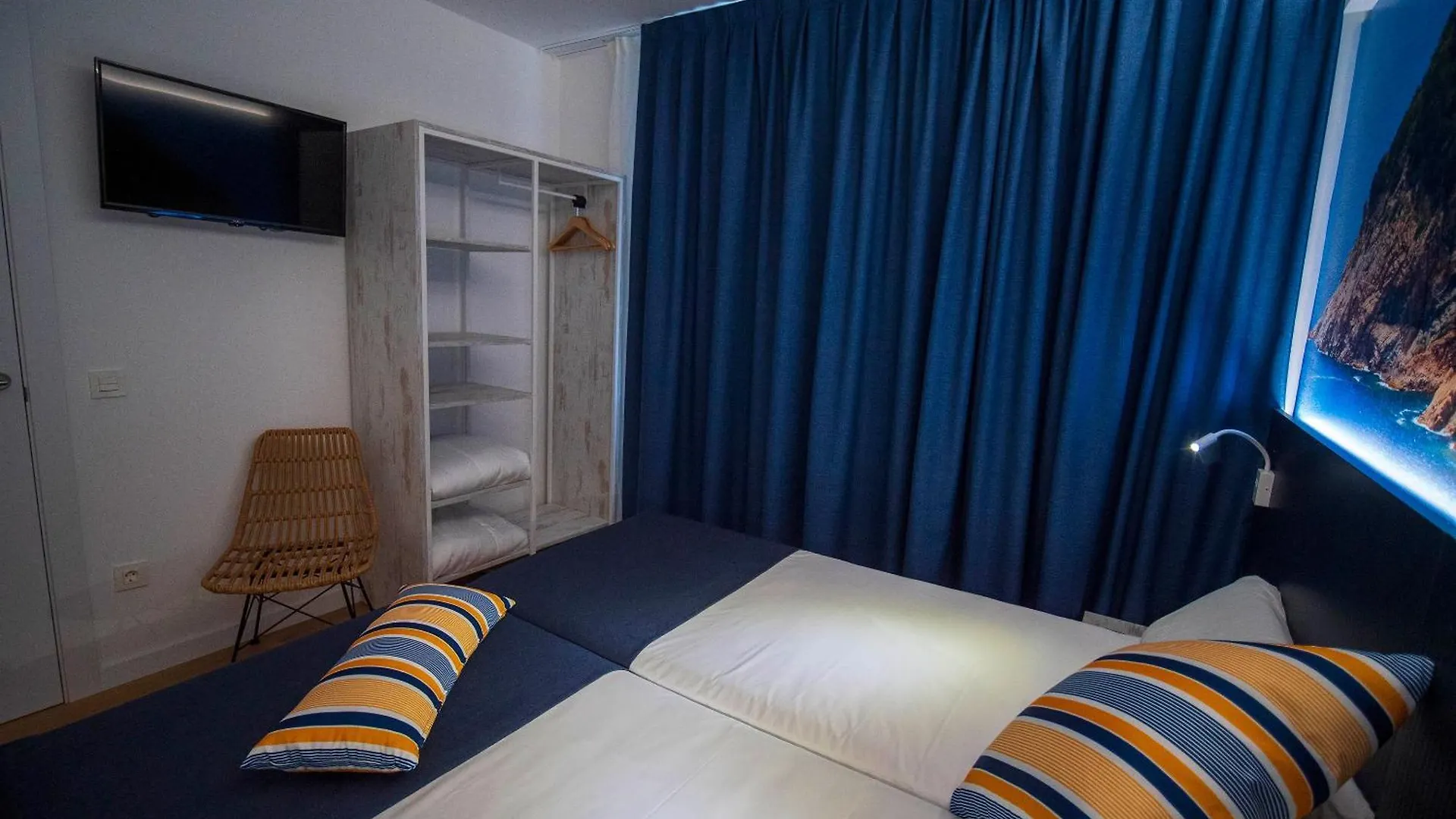 Hotel Don Juan Tossa トッサ・デ・マール 4*,